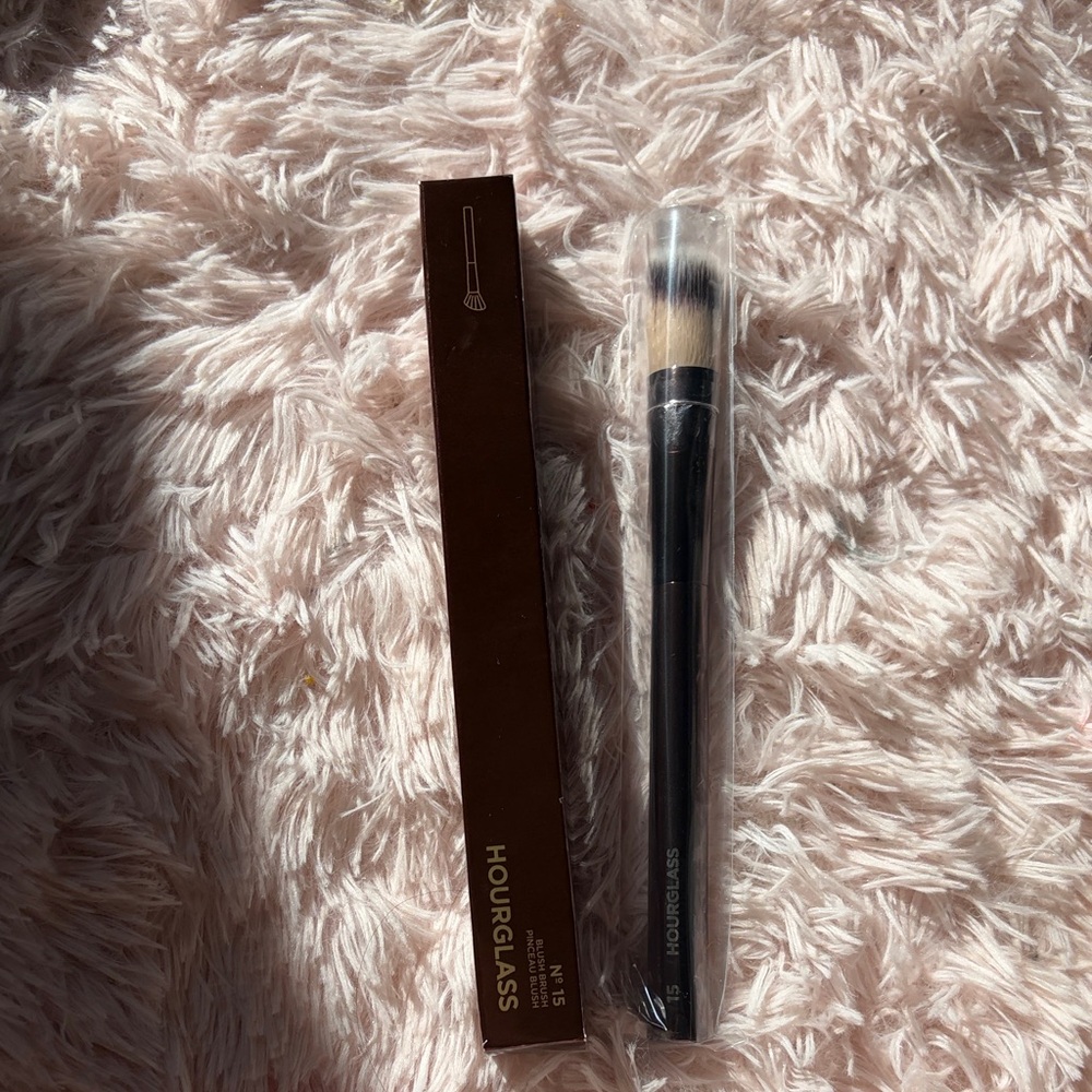 Hourglass Brush with Black Handle and White Bristles